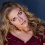 Il pilot della cw di "in the dark" recluta perry mattfeld, brooke markham e keston john