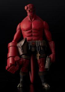 La 1000 toys ci presenta hellboy in scala 1/12