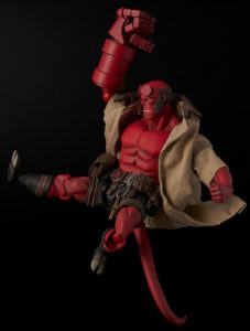 La 1000 toys ci presenta hellboy in scala 1/12