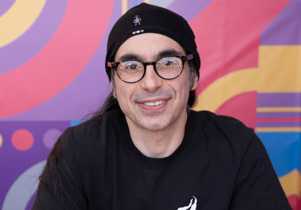 Deniz Camp al COMICON 2026 parla di crisi e fumetto